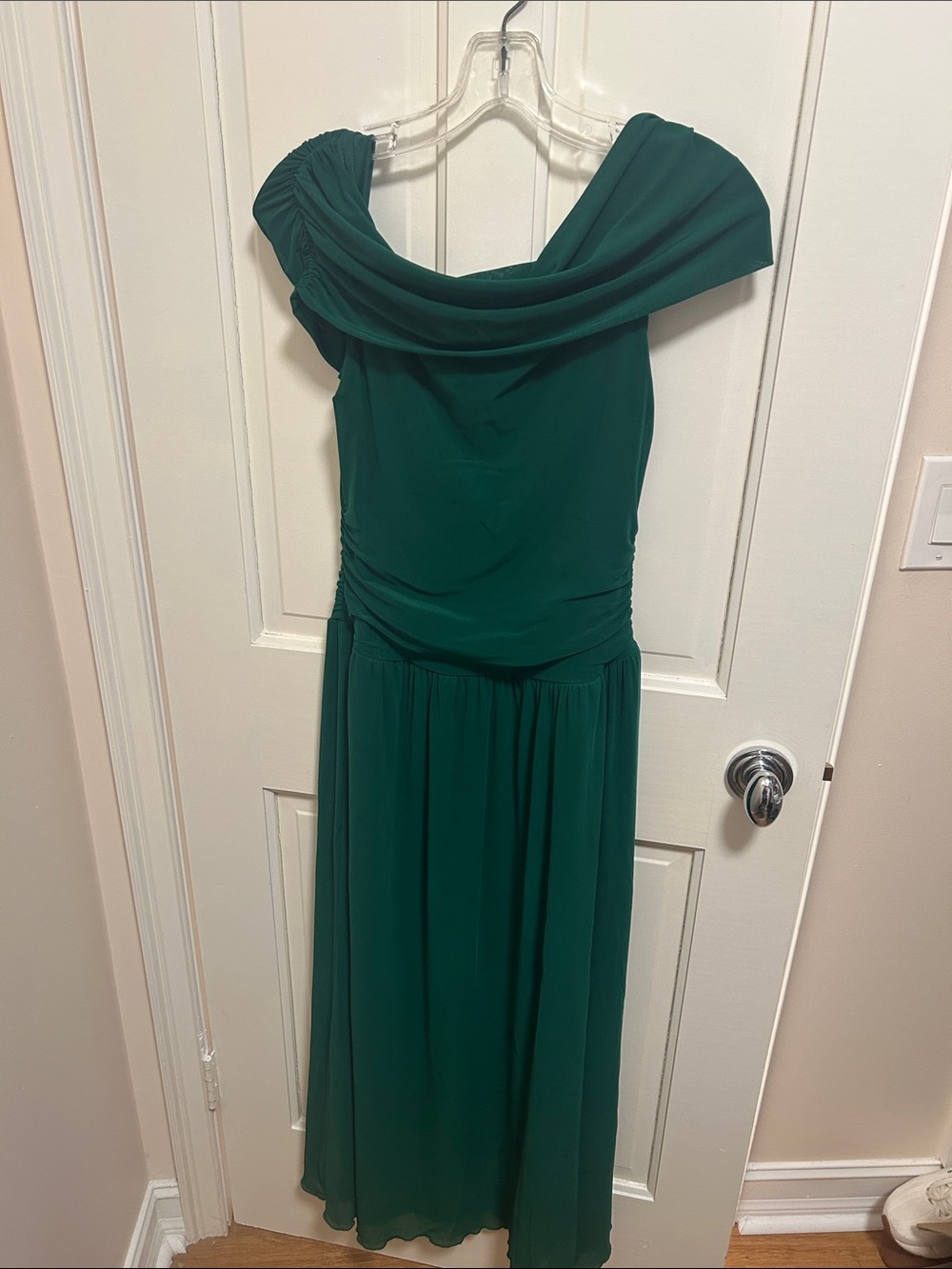 Off-Shoulder Green Evening dress